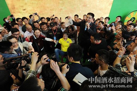 陈光标携好人凉茶