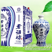 老酒坊青花瓷坛酒