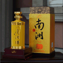 ���޴�ʦ�²�30�꣨��ƿ��