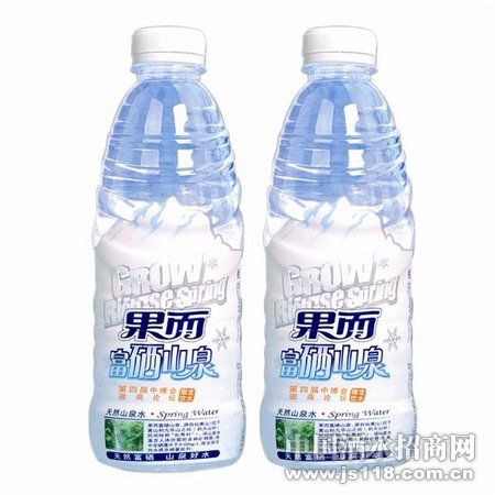PET550ml果而富硒山泉水