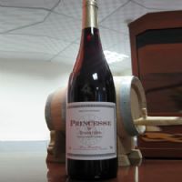 公主半干红葡萄酒
