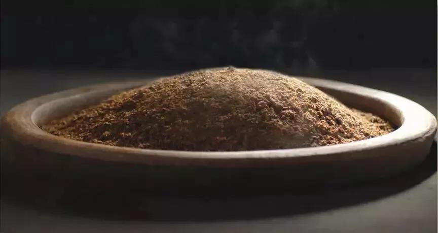 ��ˮ�ϰ׸���ν��Ķ��ߣ����첻��ͷ�þ�