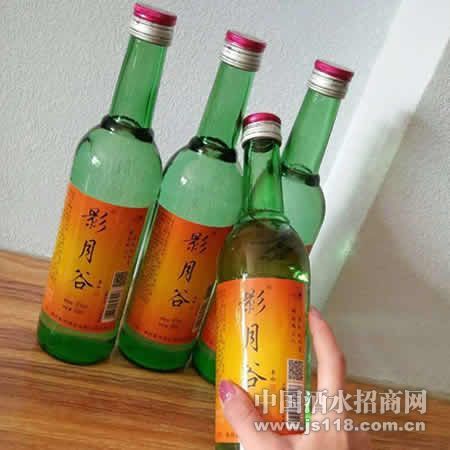 窖香影月酒