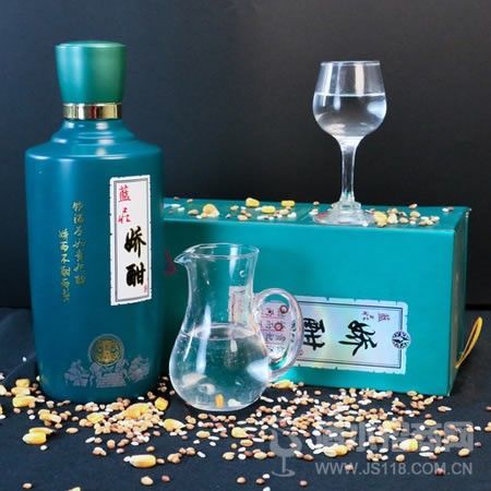 蓝庄娇酣32度浓香型白酒